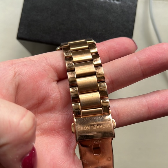 Michael Kors Rose Gold Watch - Picture 8 of 12